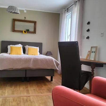 D'hotes - Mas Cinq Sols 3* Courbiac