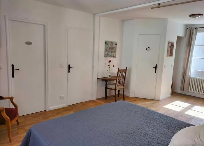 Bed & Breakfast D'hotes - Mas Cinq Sols 3*