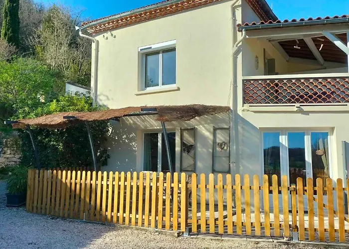 Bed & Breakfast D'hotes - Mas Cinq Sols 3*