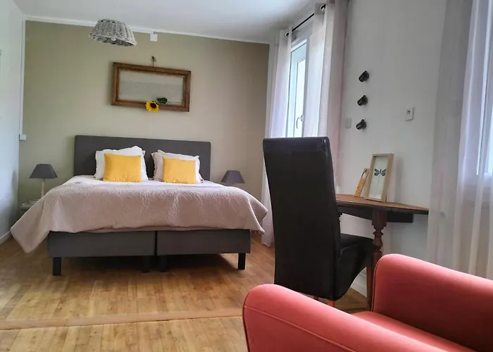 D'hotes - Mas Cinq Sols 3* Courbiac